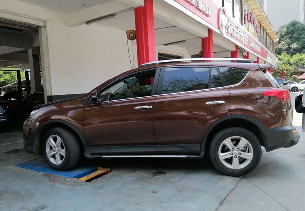 丰田RAV4 2013款 2.0L 自动 四驱 新锐型 (国Ⅳ) 