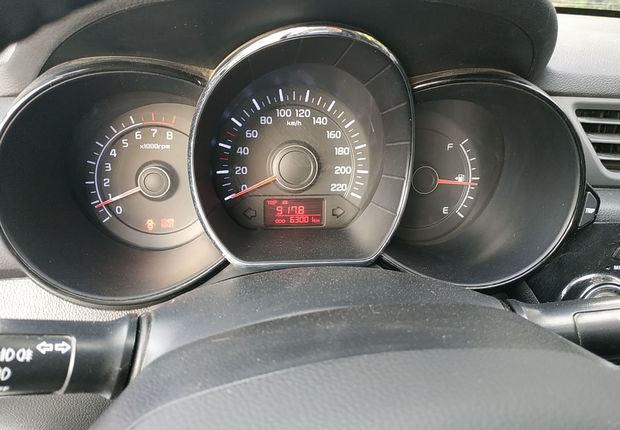 起亚K2 2012款 1.4L 手动 4门5座三厢车 GLS (国Ⅳ) 