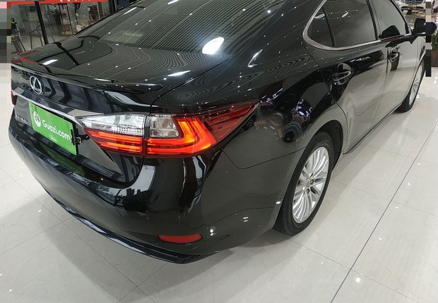 雷克萨斯ES 200 [进口] 2015款 2.0L 自动 精英版 