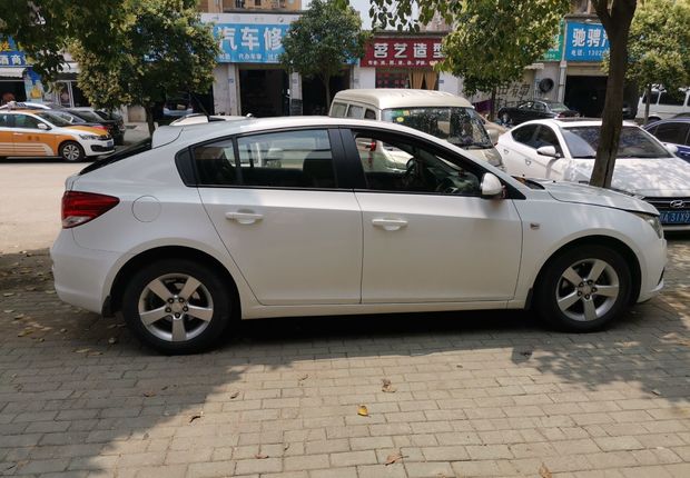 雪佛兰科鲁兹 2013款 1.6L 手动 5门5座两厢车 豪华型 (国Ⅳ) 