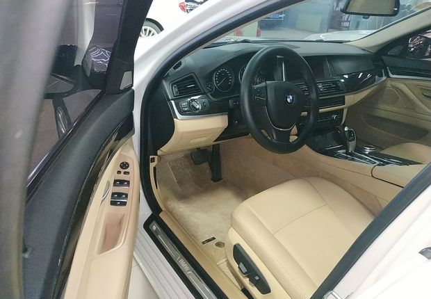 宝马5系 525Li 2014款 2.0T 自动 汽油 豪华设计套装 (国Ⅳ) 