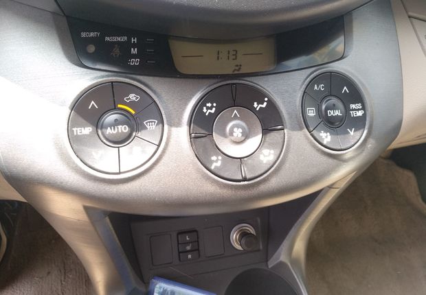 丰田RAV4 2011款 2.4L 自动 四驱 豪华型 (国Ⅳ) 