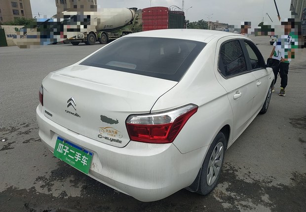 雪铁龙爱丽舍 2015款 1.6L 手动 4门5座三厢车 质尚版时尚型 (国Ⅴ) 