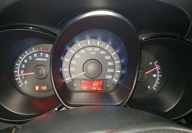 起亚K2 2015款 1.4L 手动 4门5座三厢车 GLS (国Ⅳ) 