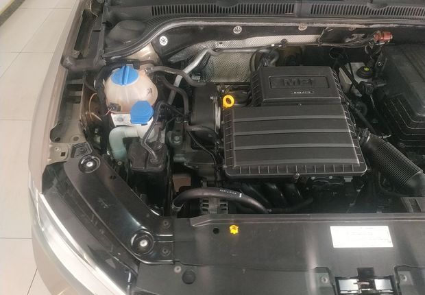 大众速腾 2015款 1.6L 自动 舒适型 (国Ⅴ) 