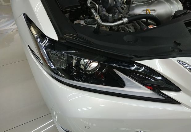 雷克萨斯ES 200 [进口] 2018款 2.0L 自动 卓越版 (国Ⅴ) 