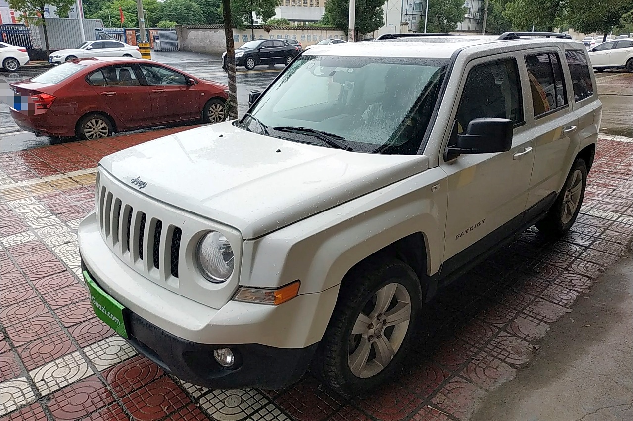 jeep 自由客 2014款 2.4l 运动版(进口)