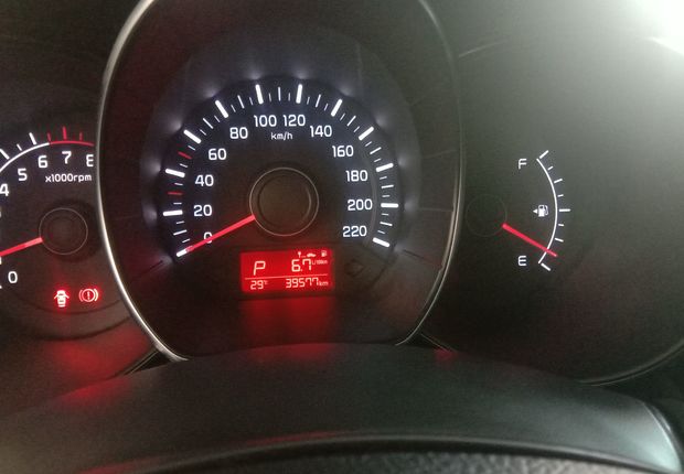 起亚K2 2015款 1.4L 自动 4门5座三厢车 GLS (国Ⅳ) 