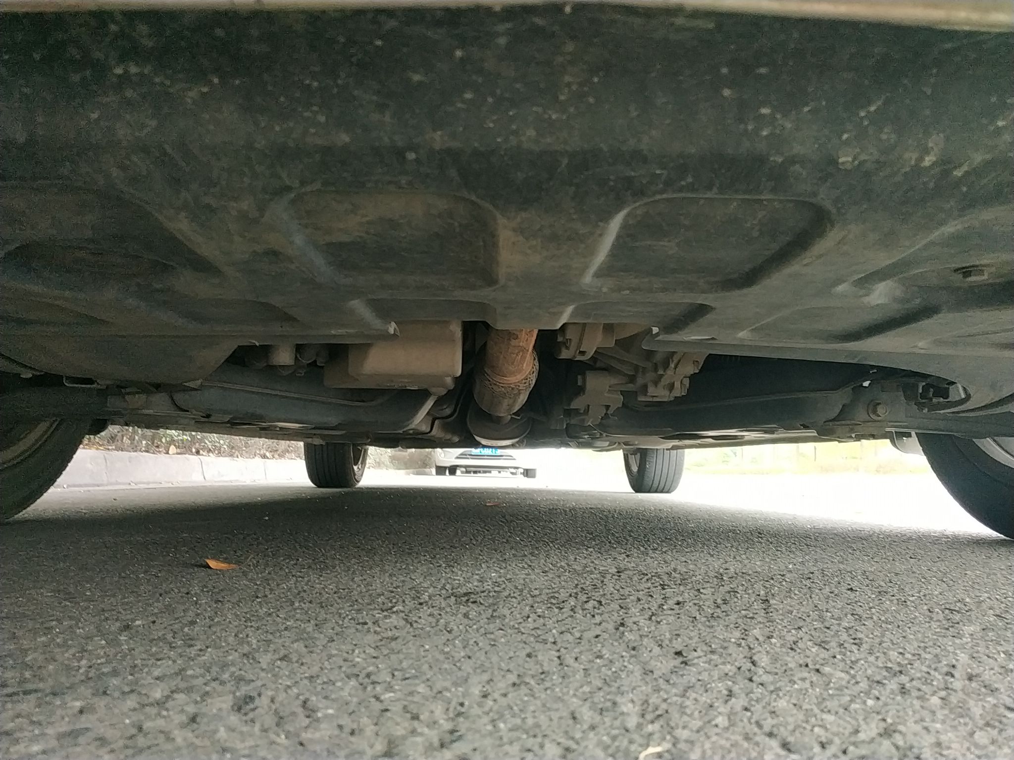 查看7张发动机,底盘细节图荣威350 2014款 1.