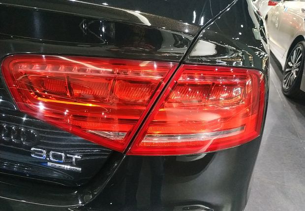 奥迪A8L [进口] 2011款 3.0T 自动 汽油 舒适型 