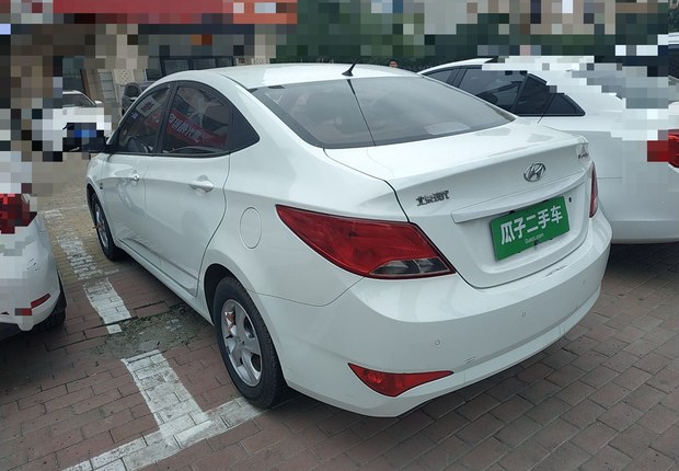 现代瑞纳 2016款 1.4L 自动 4门5座三厢车 智能型GLS (国Ⅴ) 