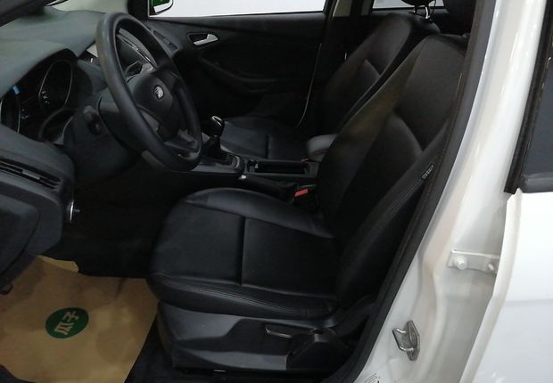 福特福克斯 2015款 1.6L 手动 5门5座两厢车 舒适型 (国Ⅴ) 