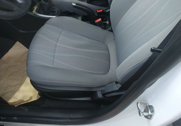 雪佛兰爱唯欧 2014款 1.4L 手动 4门5座三厢车 SL舒适版 (国Ⅳ) 