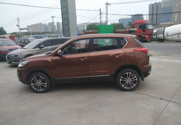 北京汽车绅宝X35 2016款 1.5L 手动 豪华版 (国Ⅴ) 