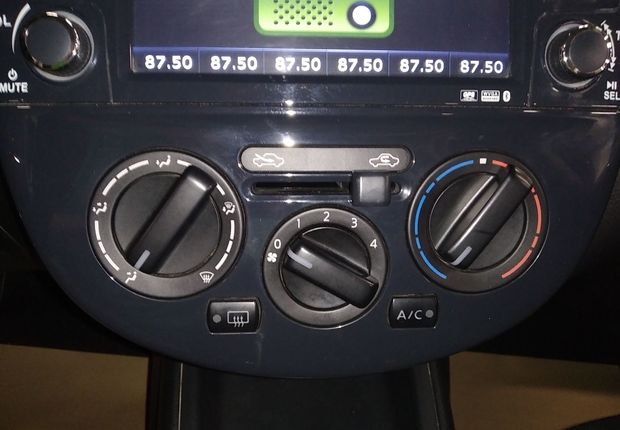 日产骐达 2011款 1.6L 手动 舒适型 (国Ⅳ) 