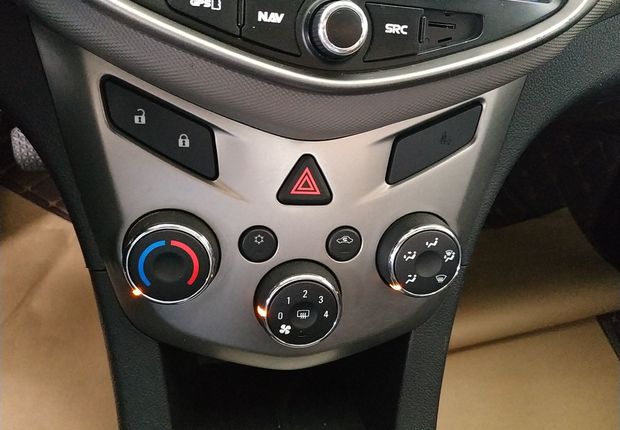 雪佛兰爱唯欧 2014款 1.4L 手动 4门5座三厢车 SL舒适版 (国Ⅳ) 