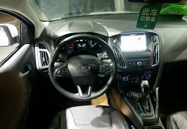 福特福克斯 2015款 1.5T 自动 4门5座三厢车 精英型 (国Ⅴ) 