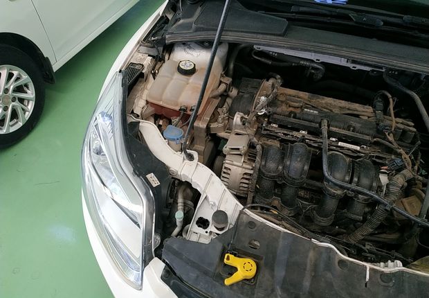 福特福克斯 2012款 1.6L 手动 舒适型 (国Ⅳ) 