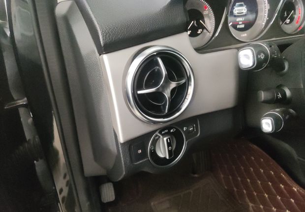 奔驰GLK GLK300 2013款 3.0L 自动 汽油 动感天窗型 (国Ⅳ) 