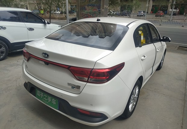 起亚K2 2019款 1.4L 自动 4门5座三厢车 15周年特别版GLS (国Ⅴ) 