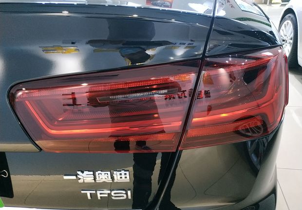 奥迪A6L TFSI 2017款 1.8T 自动 舒适型 (国Ⅴ) 
