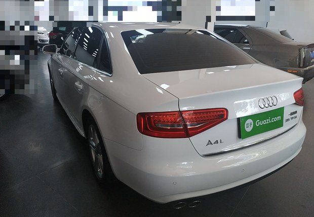 奥迪A4L 2015款 2.0T 自动 标准型 (国Ⅳ) 