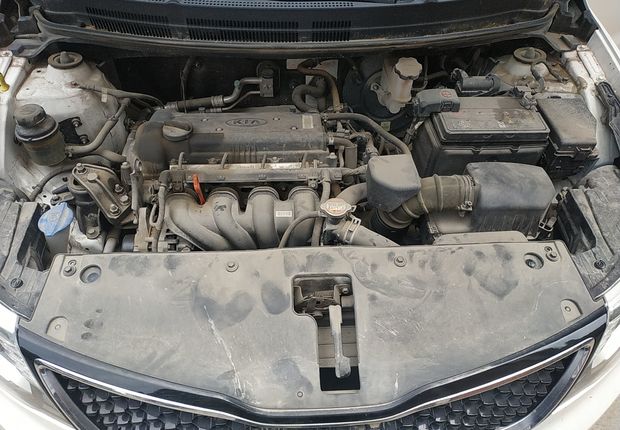 起亚K2 2015款 1.4L 手动 4门5座三厢车 GLS (国Ⅳ) 