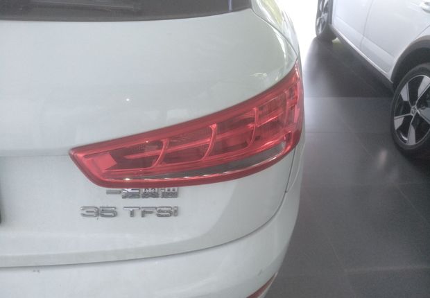 奥迪Q3 35TFSI 2013款 2.0T 自动 前驱 进取型 (国Ⅳ) 