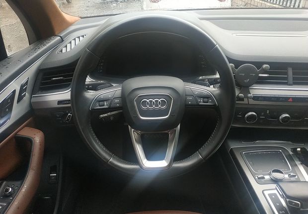 奥迪Q7 40 [进口] 2016款 2.0T 自动 S Line运动型 