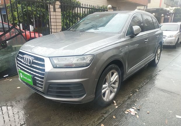 奥迪Q7 40 [进口] 2016款 2.0T 自动 S Line运动型 