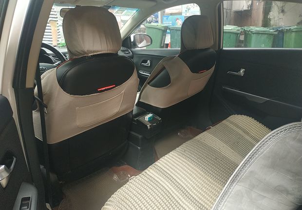 起亚K2 2015款 1.4L 手动 4门5座三厢车 GLS (国Ⅳ) 