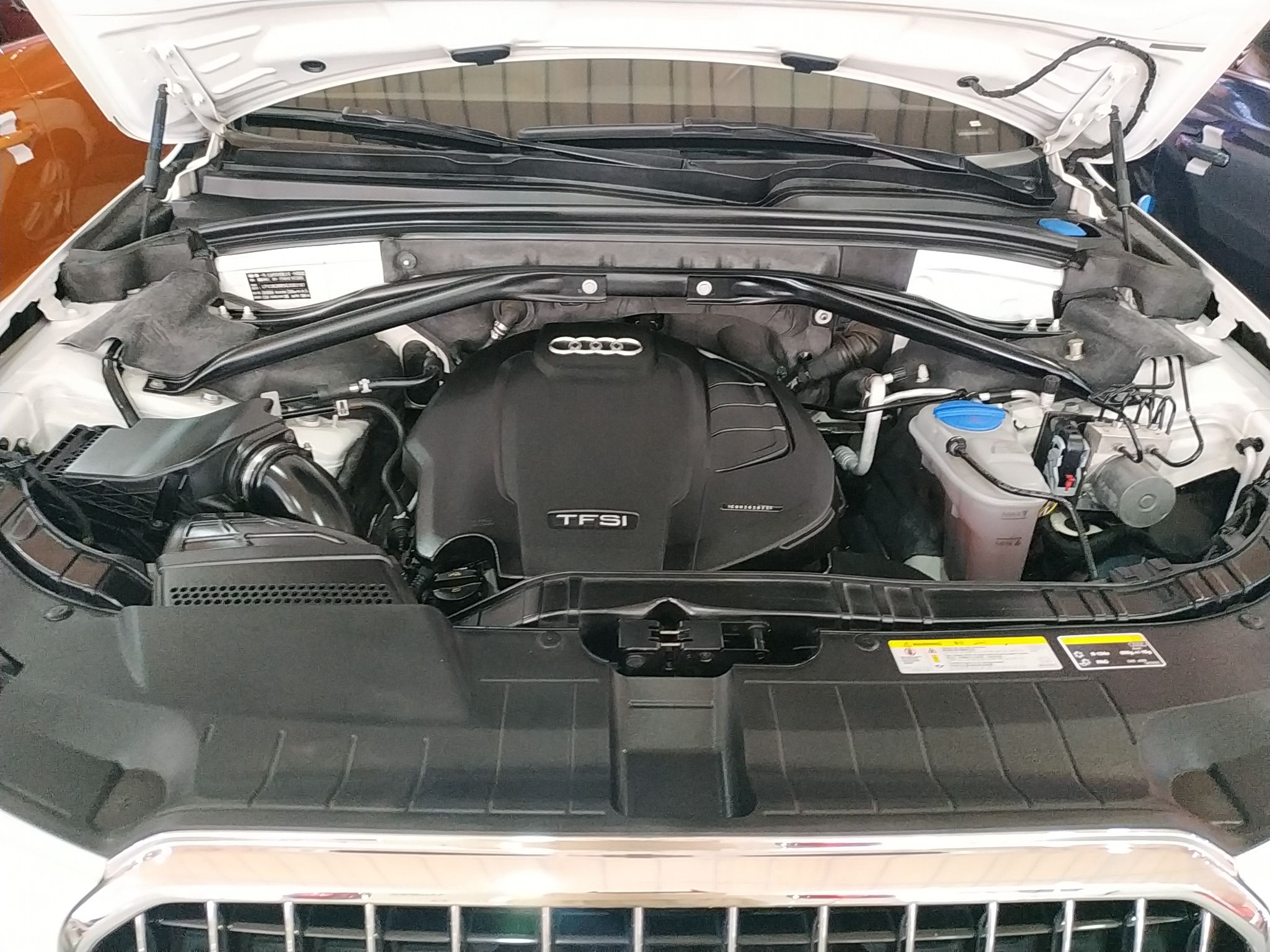 奥迪Q5 2016款 2.0T 自动 四驱 汽油 舒适型 (国Ⅴ) 