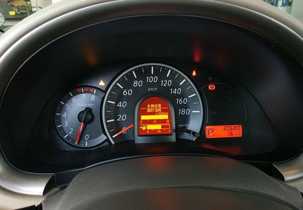 日产玛驰 2011款 1.5L 自动 XL易炫版 (国Ⅳ) 
