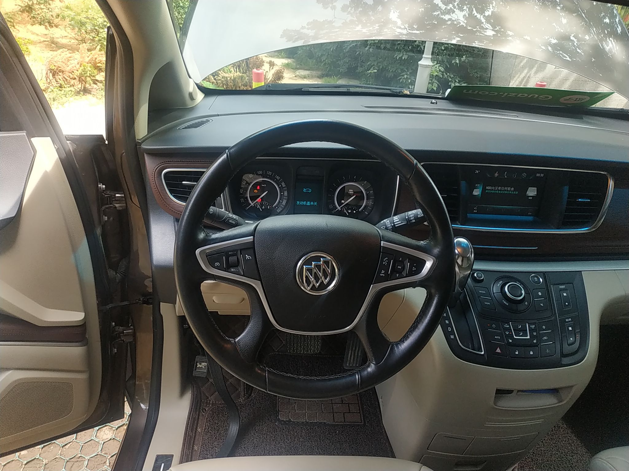 别克gl8 2017款 2.5l 自动 7座 25s尊贵型 (国Ⅴ)