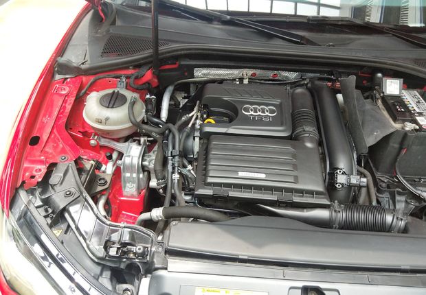 奥迪A3 35TFSI 2014款 1.4T 自动 舒适型Limousine (国Ⅳ) 