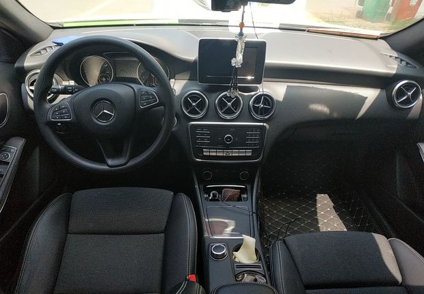 奔驰A级 A180 [进口] 2016款 1.6T 自动 汽油 