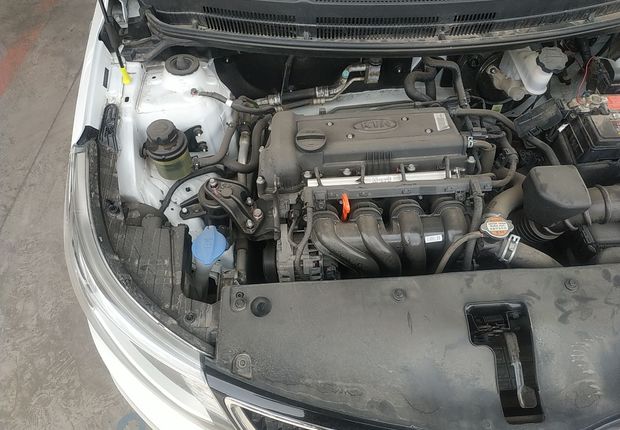 起亚K2 2015款 1.4L 手动 4门5座三厢车 GLS (国Ⅳ) 