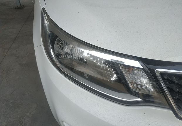 起亚K2 2015款 1.4L 手动 4门5座三厢车 GLS (国Ⅳ) 