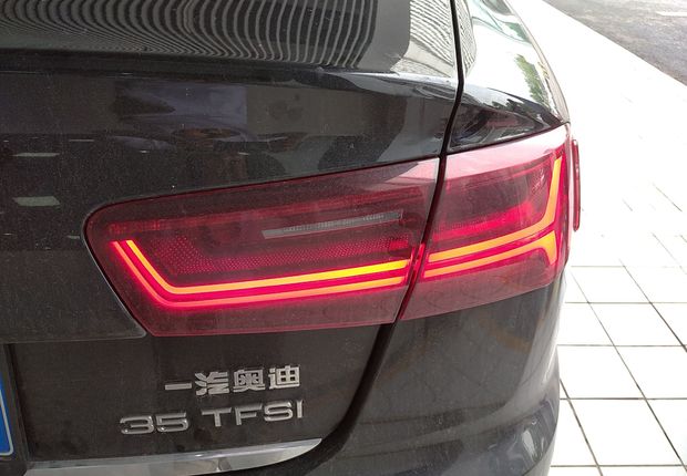 奥迪A6L 35TFSI 2018款 2.0T 自动 时尚型30周年纪念版 (国Ⅴ) 