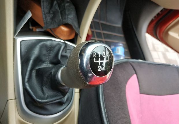 现代瑞纳 2010款 1.4L 手动 4门5座三厢车 舒适型 (国Ⅳ) 