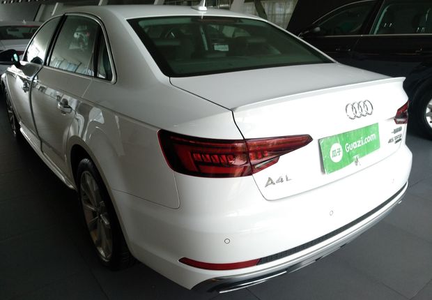 奥迪A4L 2019款 2.0T 自动 quattro个性运动版 (国Ⅴ) 