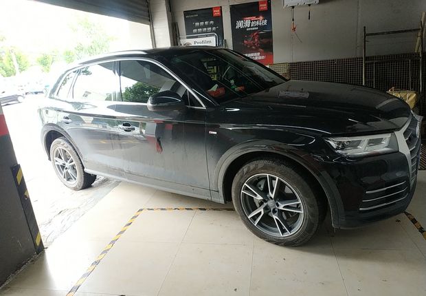 奥迪Q5L 40TFSI 2018款 2.0T 自动 荣享时尚型 (国Ⅵ) 