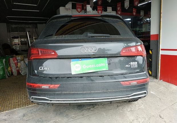 奥迪Q5L 40TFSI 2018款 2.0T 自动 荣享时尚型 (国Ⅵ) 