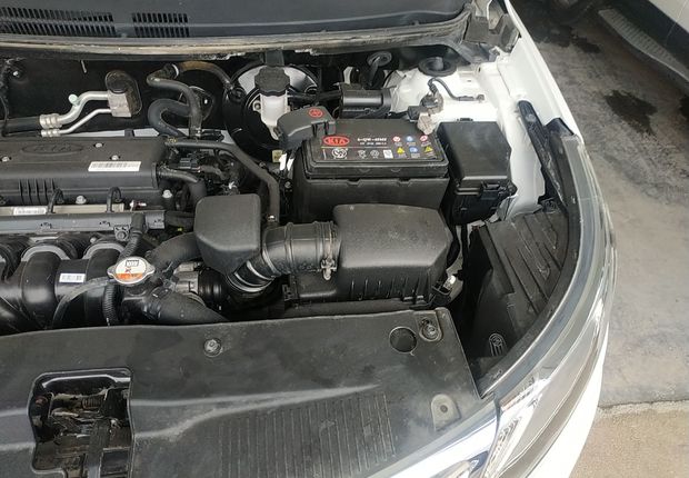 起亚K2 2012款 1.4L 手动 4门5座三厢车 GLS (国Ⅳ) 