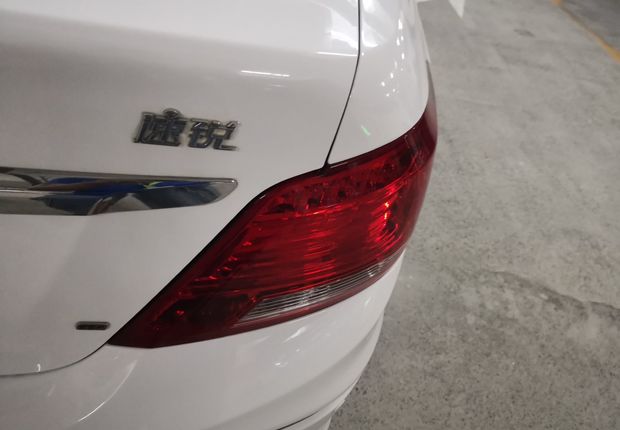 比亚迪速锐 2015款 1.5L 手动 改款豪华型 (国Ⅴ) 