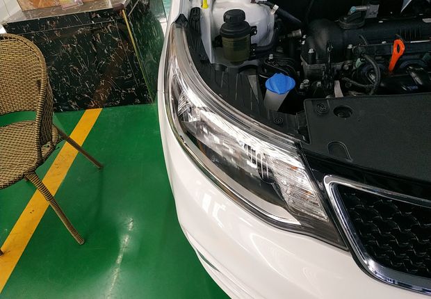 起亚K2 2015款 1.4L 自动 4门5座三厢车 GLS (国Ⅳ) 