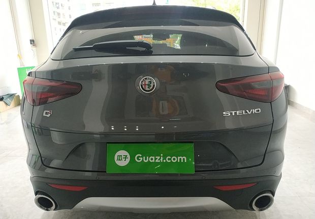 阿尔法罗密欧Stelvio [进口] 2017款 2.0T 自动 精英版 