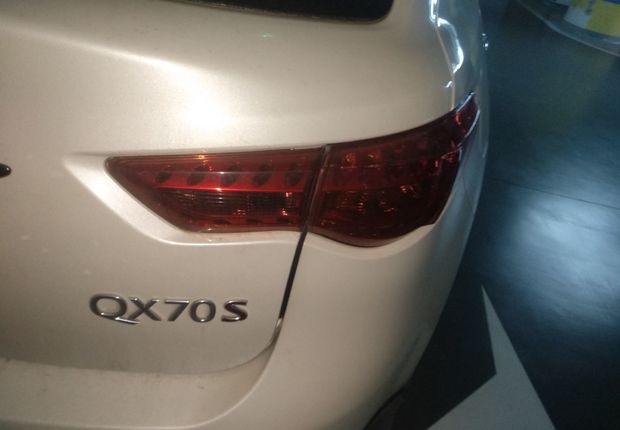 英菲尼迪QX70 [进口] 2015款 3.7L 自动 四驱 绝影版 