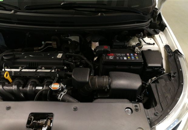 起亚K2 2015款 1.4L 手动 4门5座三厢车 GLS (国Ⅳ) 