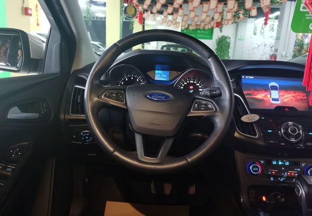 福特福克斯 2015款 1.6L 自动 4门5座三厢车 风尚型 (国Ⅴ) 